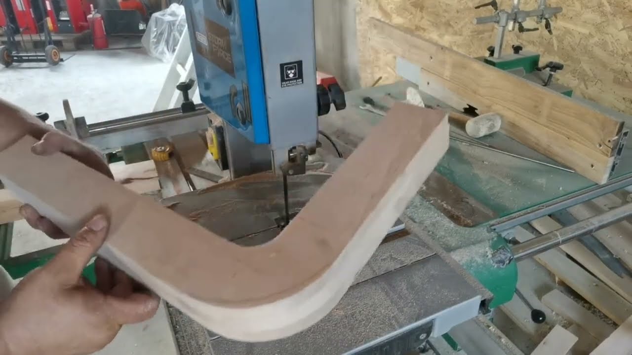 Cum se face o mana curenta la o scara elicoidală, episodul 3.