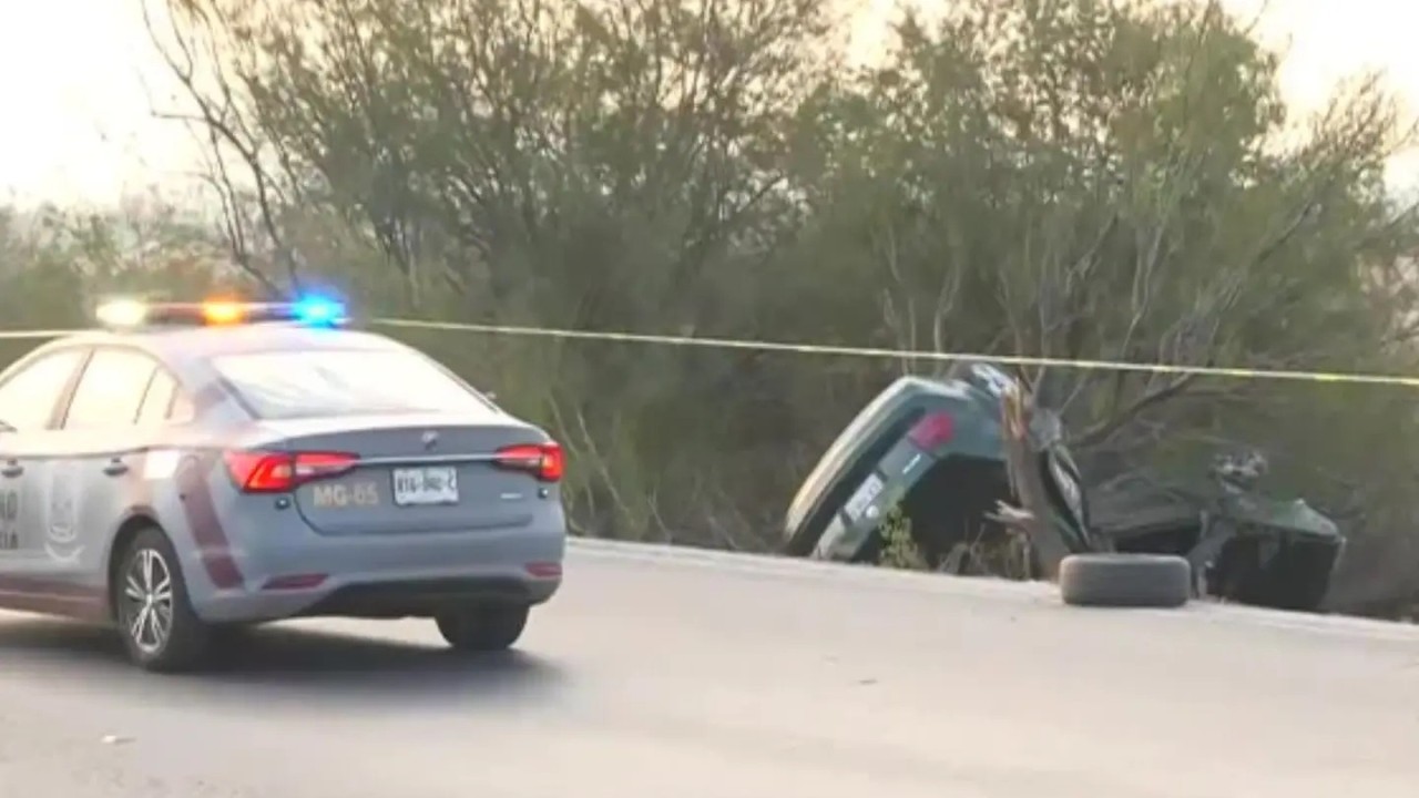 Conductor Muere Tras Volcadura Sobre Avenida Lincoln en García, Nuevo León