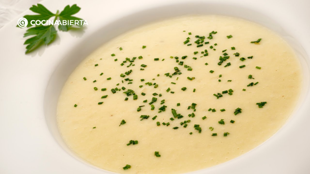 Sopa de patata y puerro 🥔🥣 | La receta clásica de Julia Child por Karlos Arguiñano