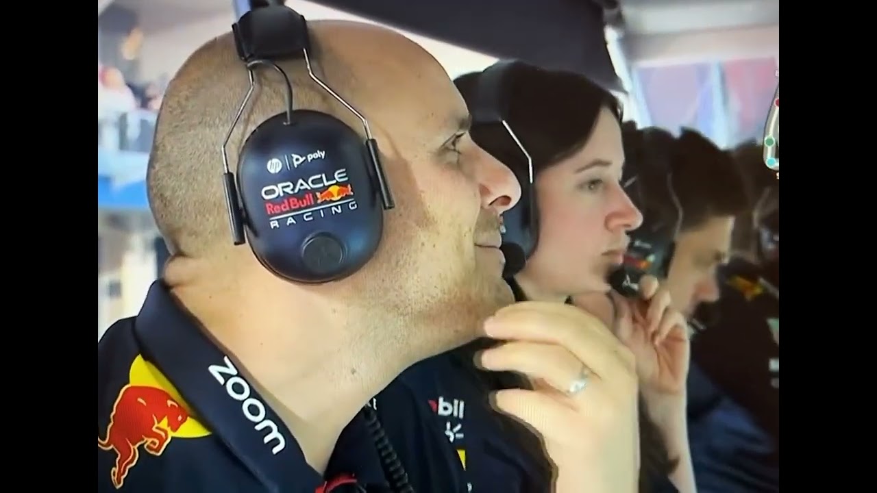 Gianpiero laughs during P2 Grand Prix Abu Dhabi about Verstappen near Hannah Schmitz