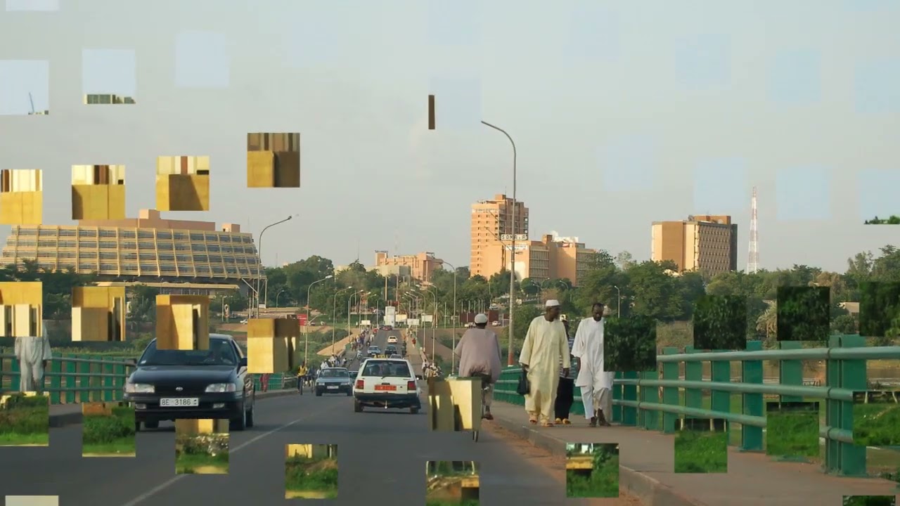 Ниамей (фр. Niamey) &mdash; город в Нигере, административный центр департамента Ниамей