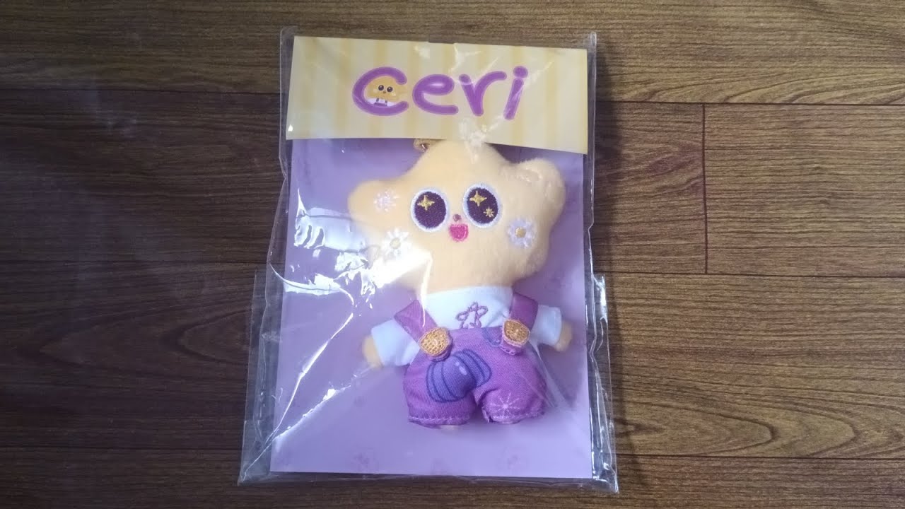 UNBOXING CERI Tiny Doll Keychain by AouBoom