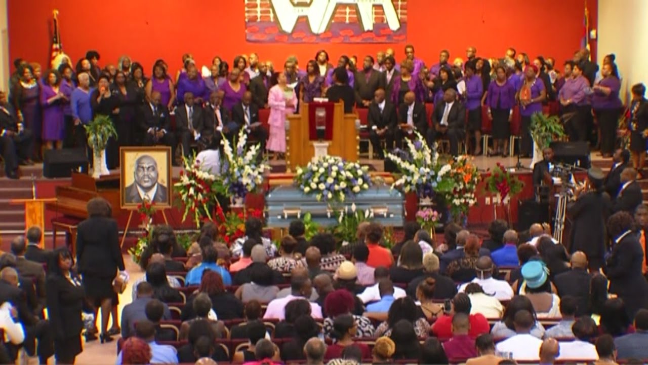 Funeral service held for Terence Crutcher in north Tulsa Saturday