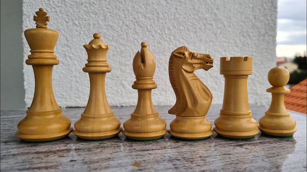 Staunton chess pieces 4.1