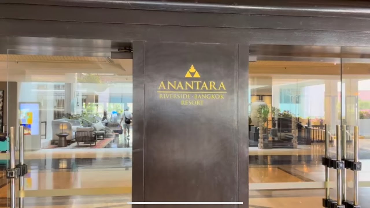 Anantara Riverside Bangkok Resort; Anantara Suite Room