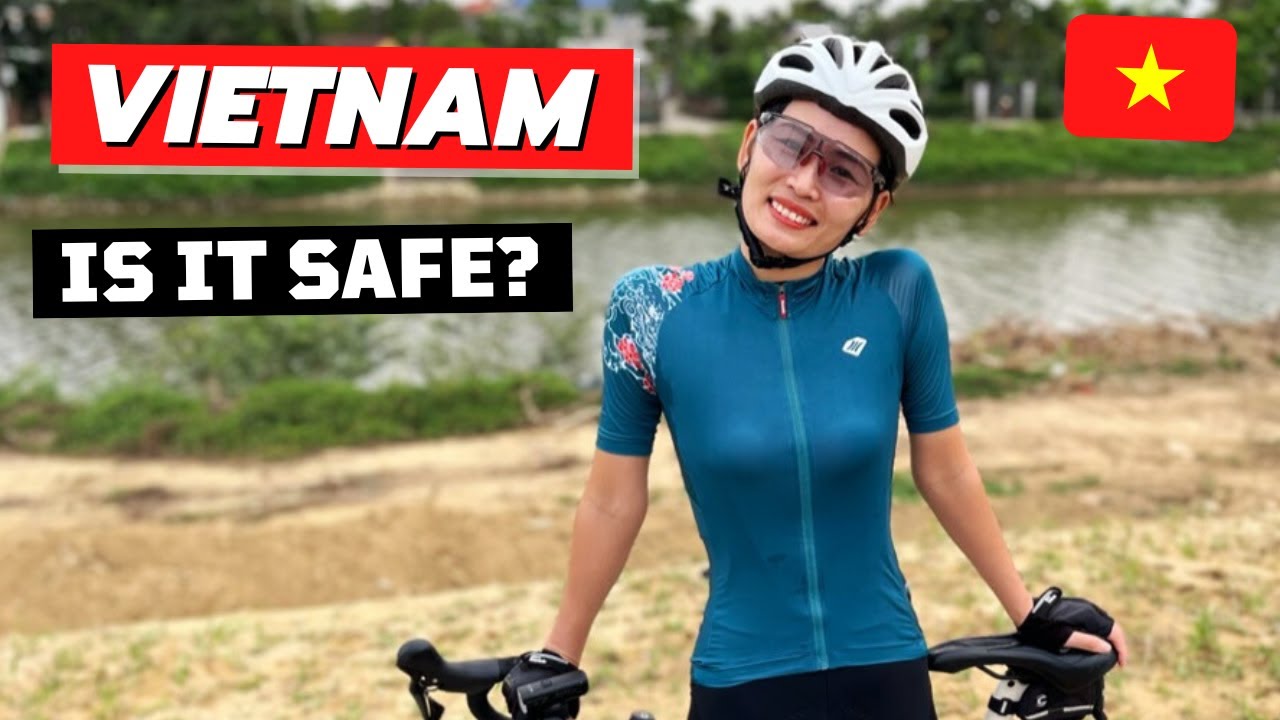 Cycling in Vietnam 🇻🇳 Is It Safe ?! (1 Year in Da Nang)