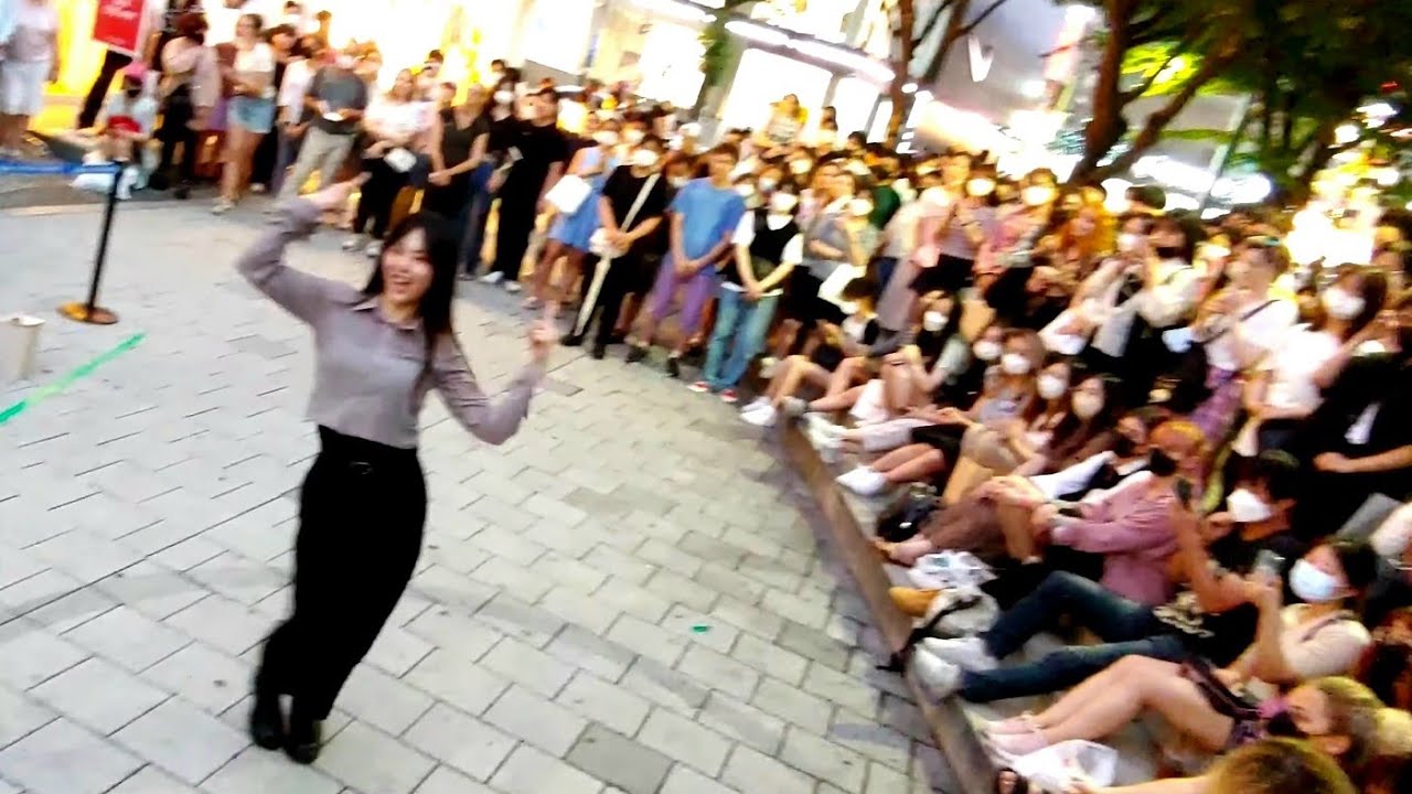 YU KAGAWA, HYOJIN & CHANWOOK. BEAUTIFUL FANTASTIC INTERACTIVE BUSKING. HONGDAE.