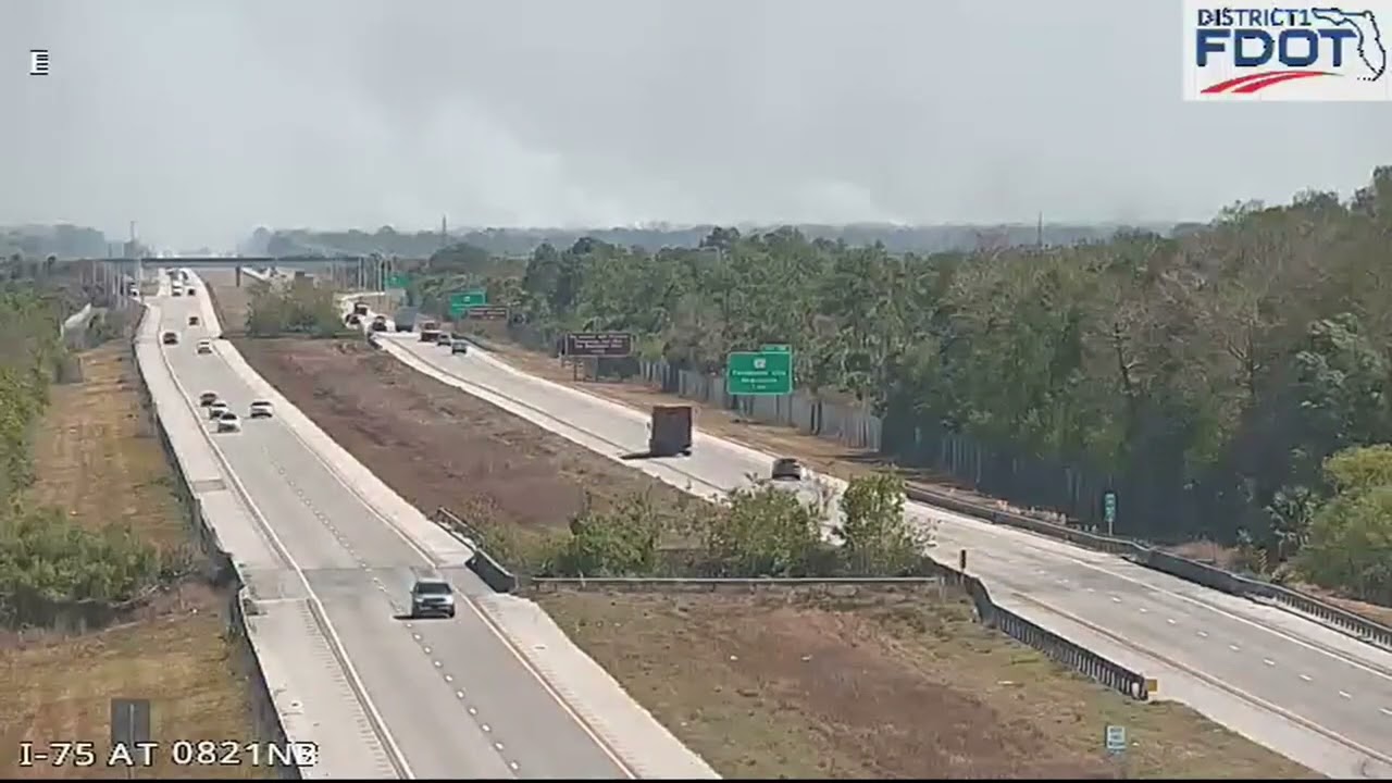 Alerta por humo en Florida mientras sigue sin control incendio forestal en los Everglades