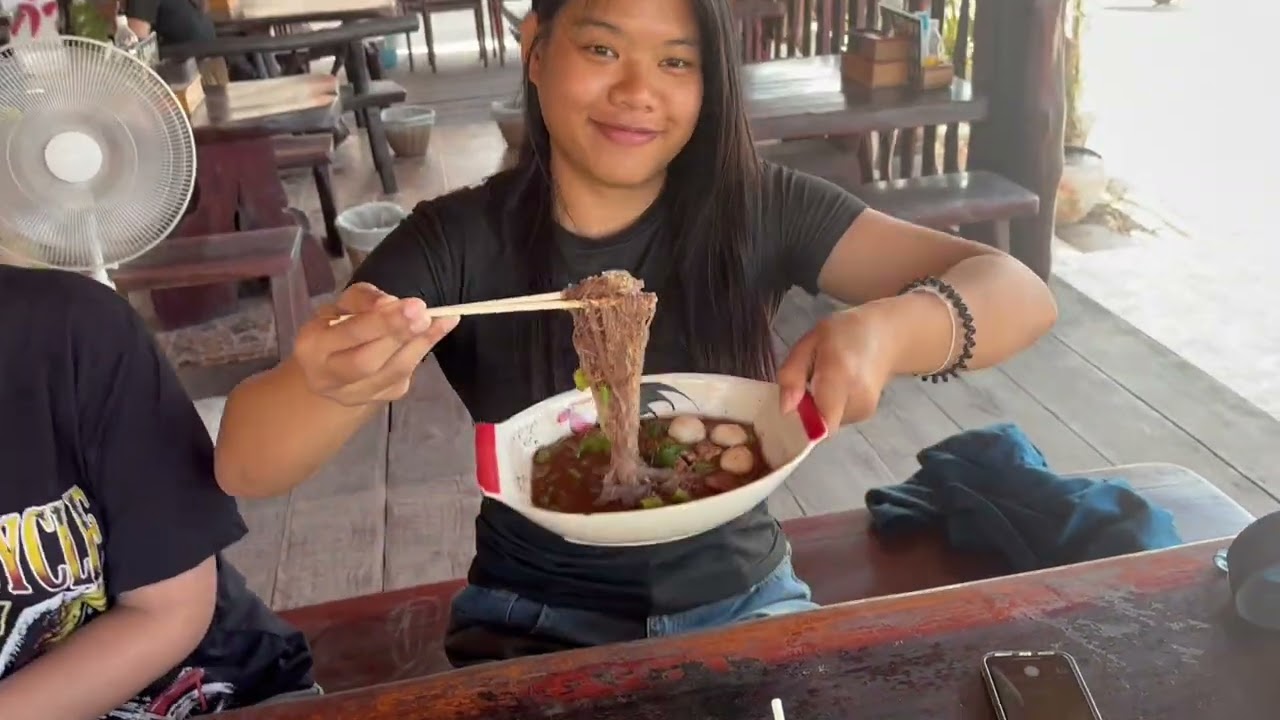 ร้านก๋วยเตี๋ยวเรือเข้าท่า อำเภอโกสุมพิสัย จังหวัดมหาสารคาม