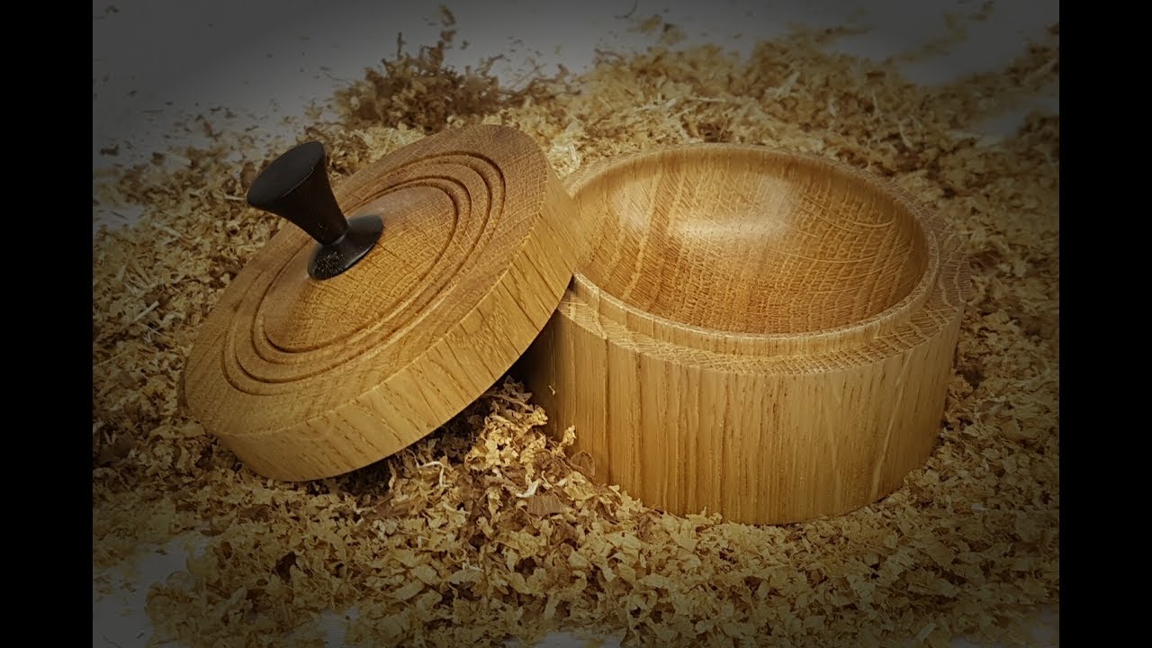 Wood Turning - English Oak Lidded Box with Queen Ebony Knob
