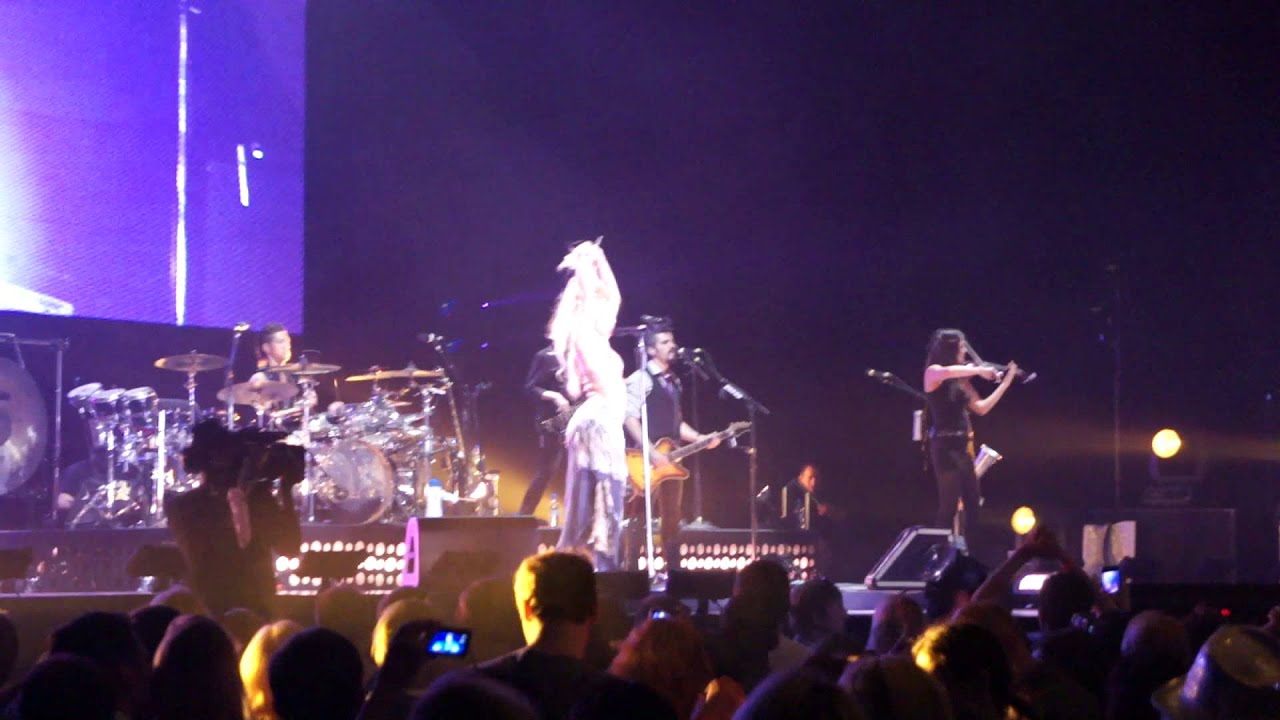 Shakira - Ojos Asi (Moscow 24/05/2011)