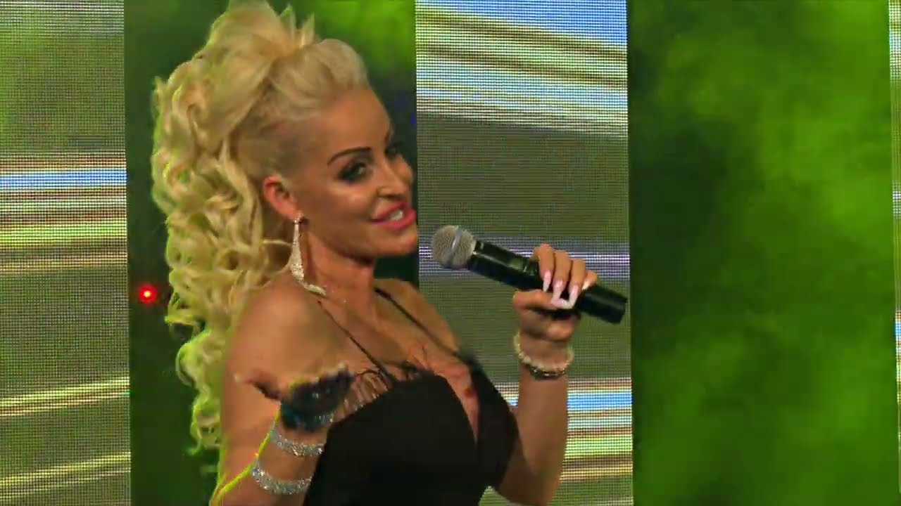 SUZY - Néztek (Házibuli Attilával 2022)