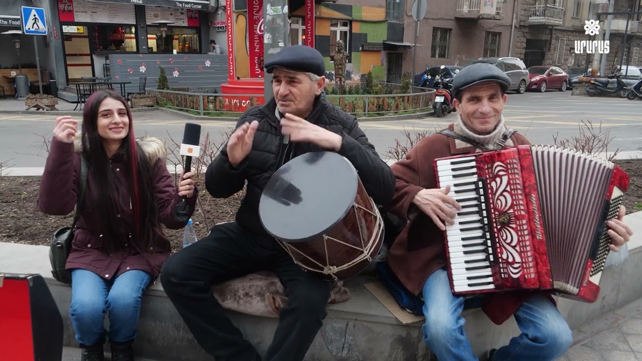 Կապիկը, դհոլը, սազն ու վրձինը․ մեր քաղաքի կոլորիտը