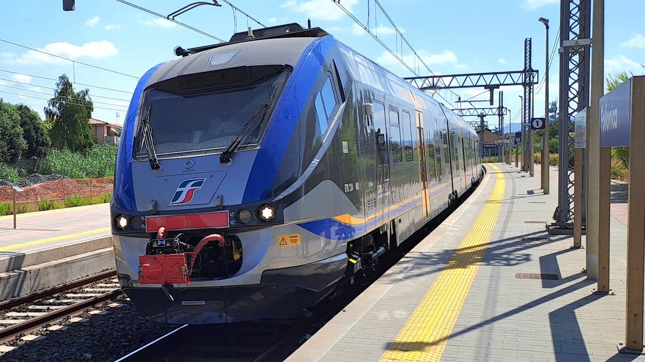 Parecchi transiti e fermate di treni merci e non alla stazione di Follonica!