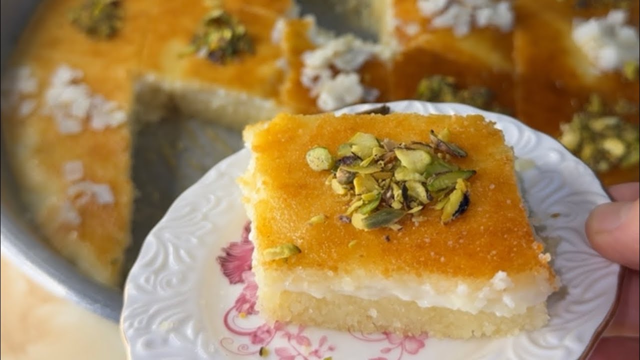 #بسبوسه بالقشطه بتشهي القلب😋👌🏻الطريقه كامله هون#بسبوسه 😋😋#جرّبوها وادعولي 🥰🥰