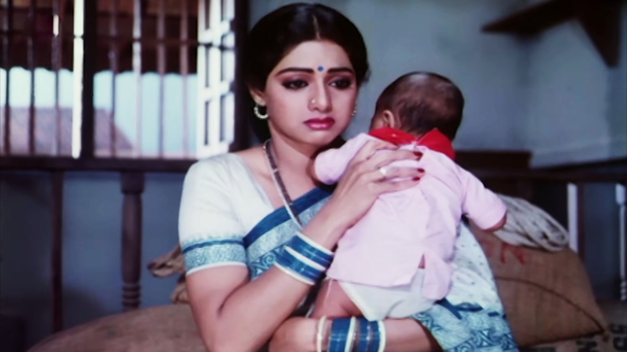 मैं ये घर छोड़ कर जा रही हूँ ये बच्ची तुम खुद सम्भालो - Sridevi Emotional Scene