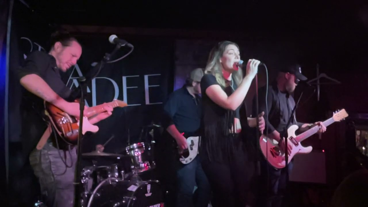 Stella Adee Band 