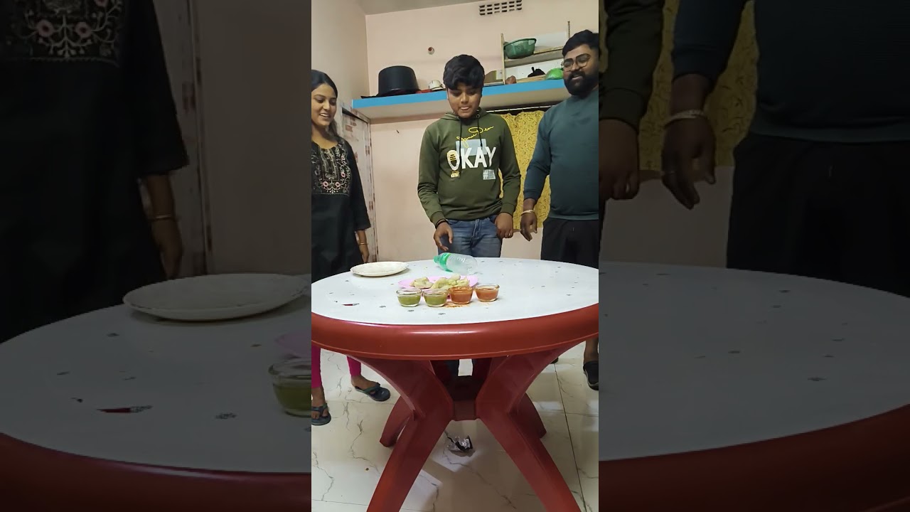 Kon sabse jada momos kha pate h??😋😋 #foodchallenge #food #villagerlifestyle #groupfun  