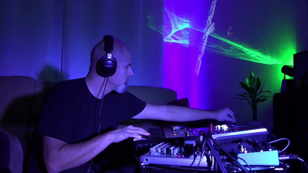 Vukan - Smooth Heaven (Live Jam From My Living Room)