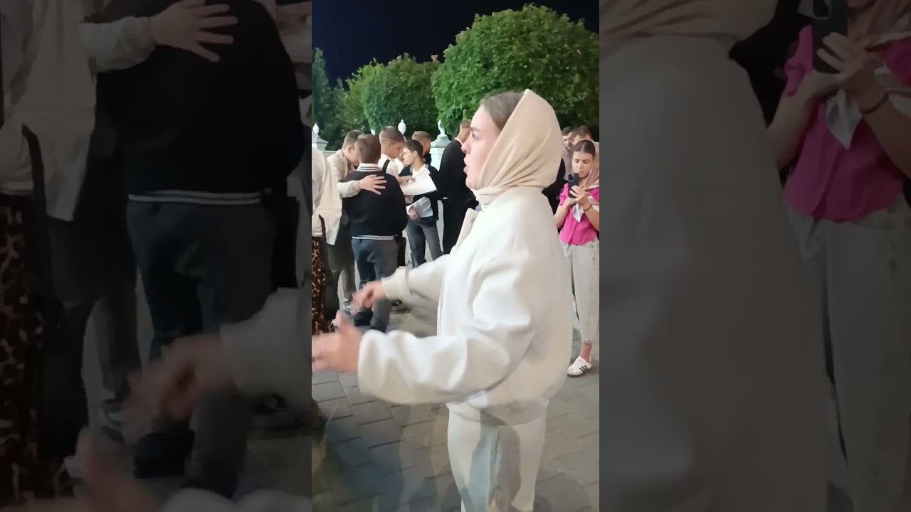 Лавра_28.08.25_Другий день піснеспівів біля дзвіниці🙏♥️