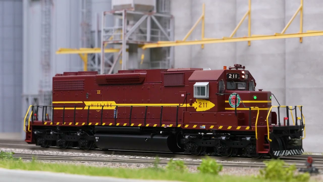 Первый взгляд: новые локомотивы EMD SD38-2 в масштабе HO