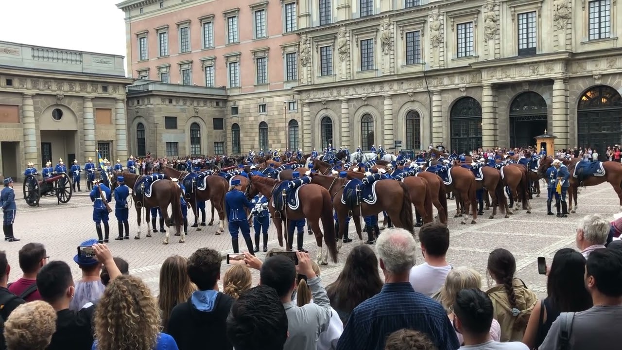Vaktavlösning, Stockholms Slott, 17 augusti 2022 - Changing Of The Guards - Stockholm - Del 1