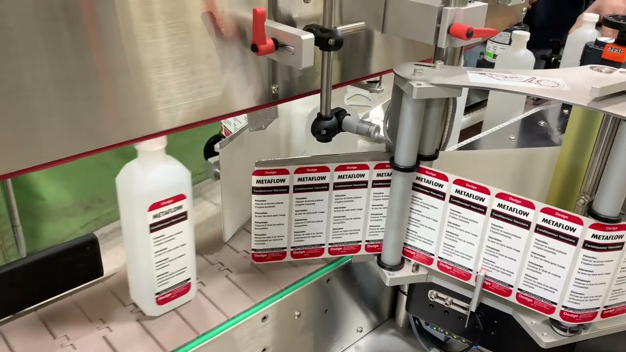 JDA - Automatic Label Applicator , Front and Back Labeler with Plastic Square Bottles