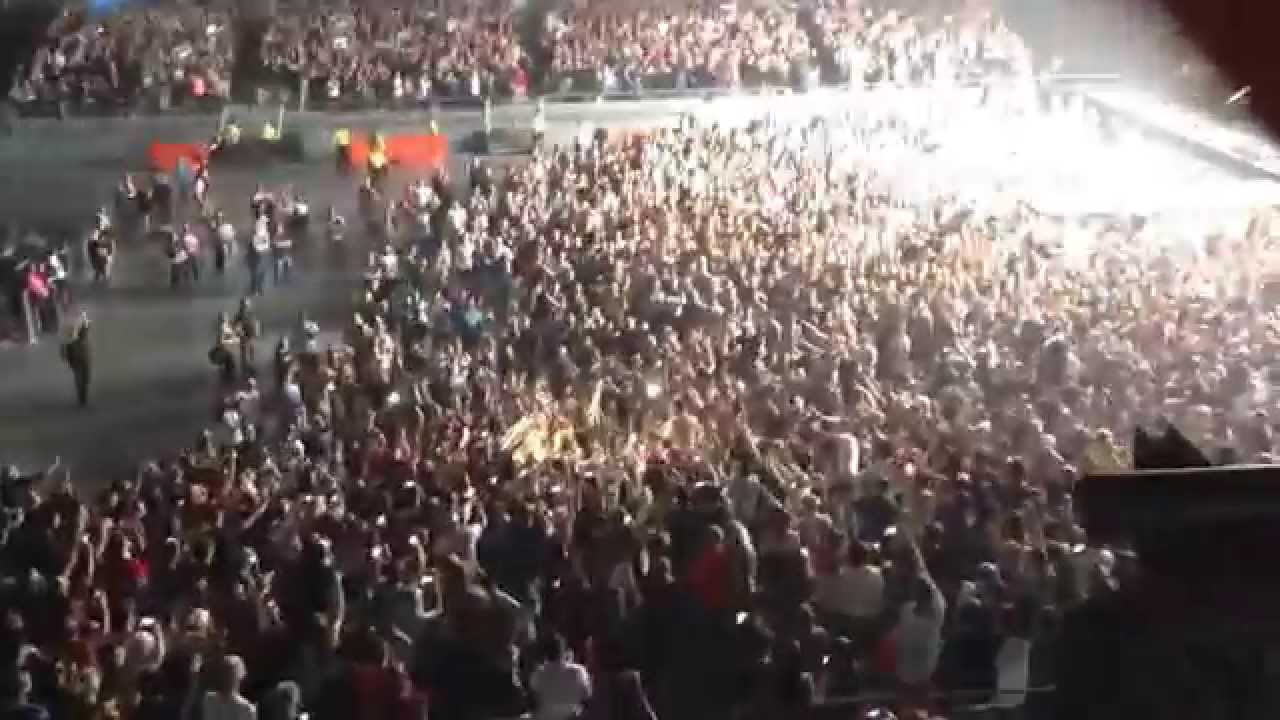 Closer to the edge-30 Seconds to Mars, Melbourne 2014