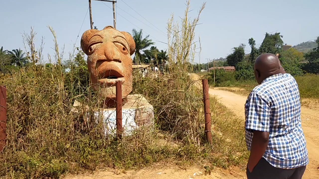 This is the famous Nok Terracotta Head of the Ham (Jaba) people.