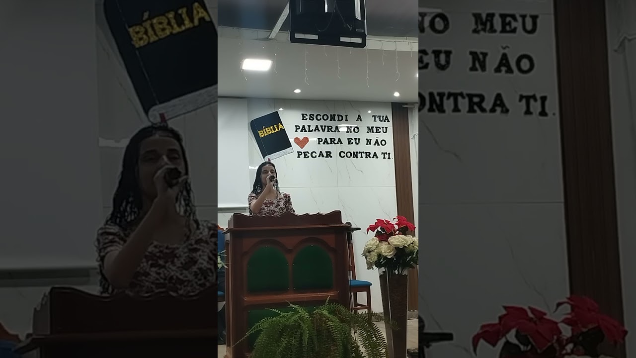 Eliza vitória louvando ao senhor com esse lindo louvor 