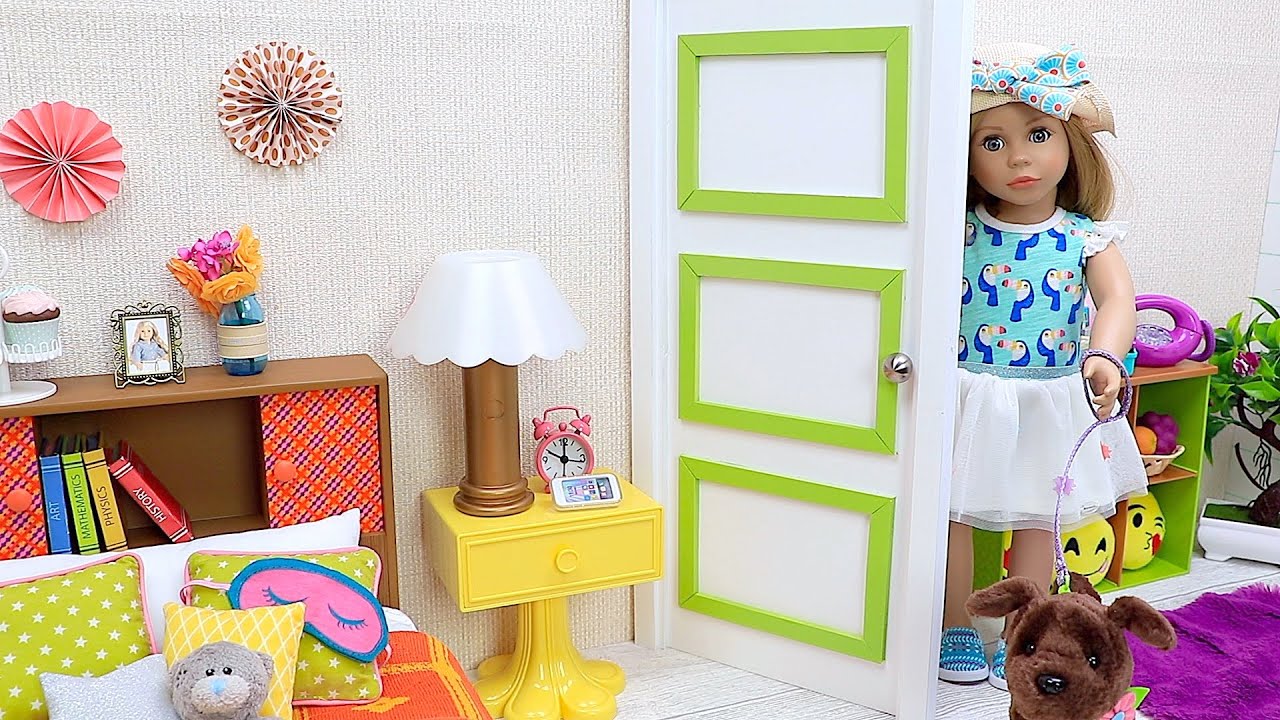Bonnie Pearl makes door for dollhouse! PLAY DOLLS DIY project