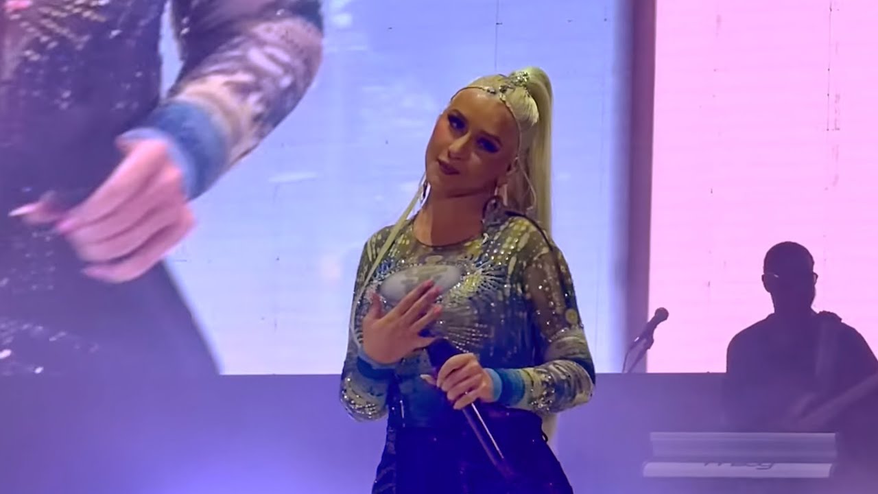 Christina Aguilera - What A Girl Wants (Live In Israel 10.08.23)