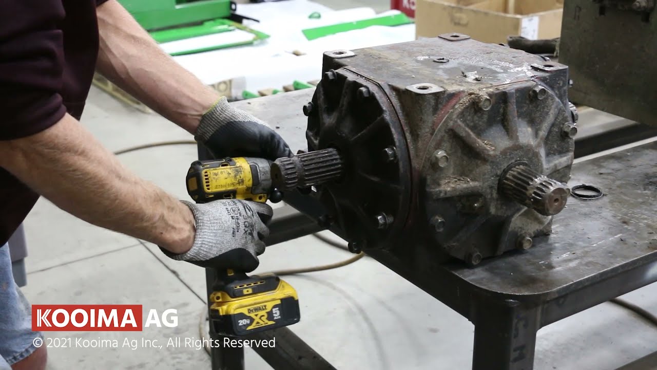 Replacing A Gearbox Seal | Kooima Ag