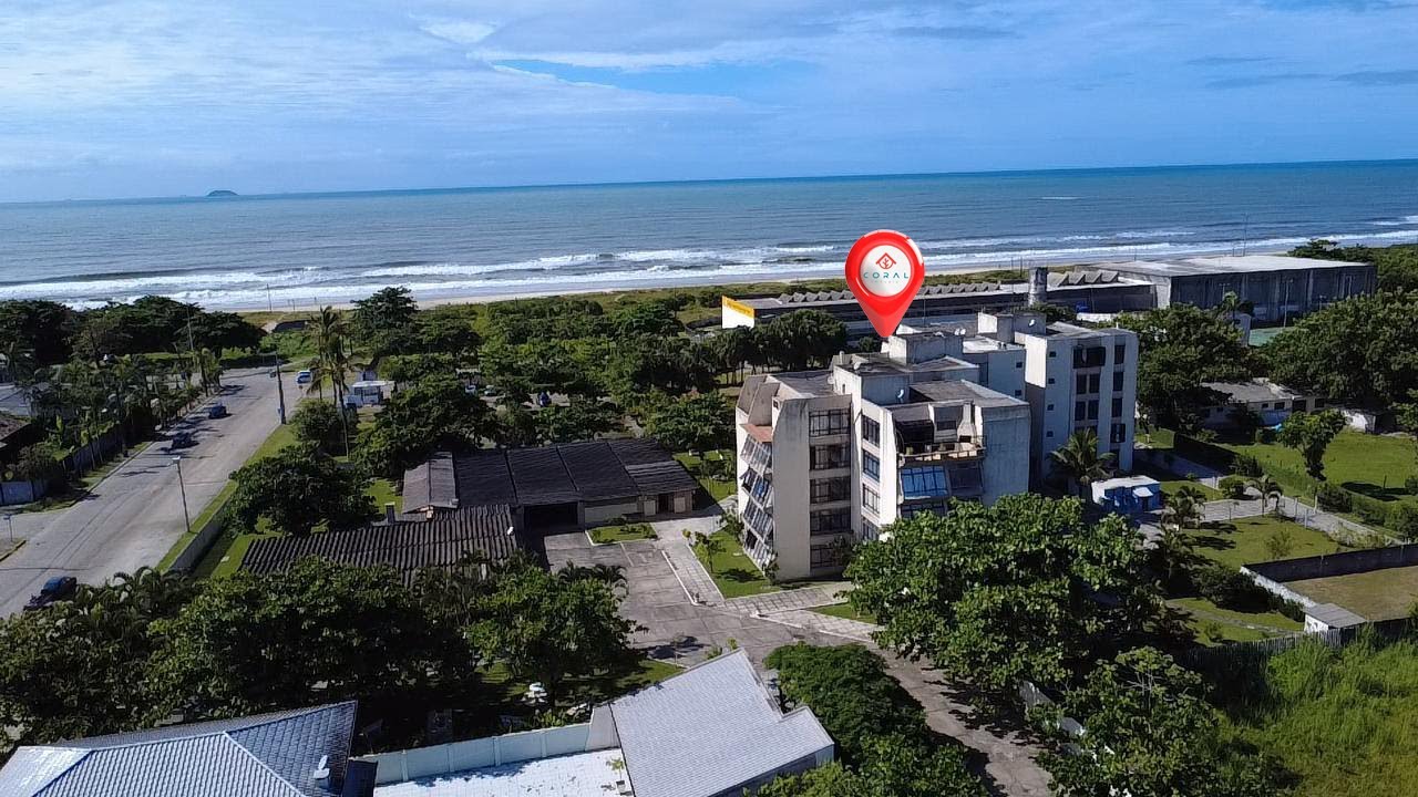 Apartamento térreo próximo da praia em Praia de Leste.