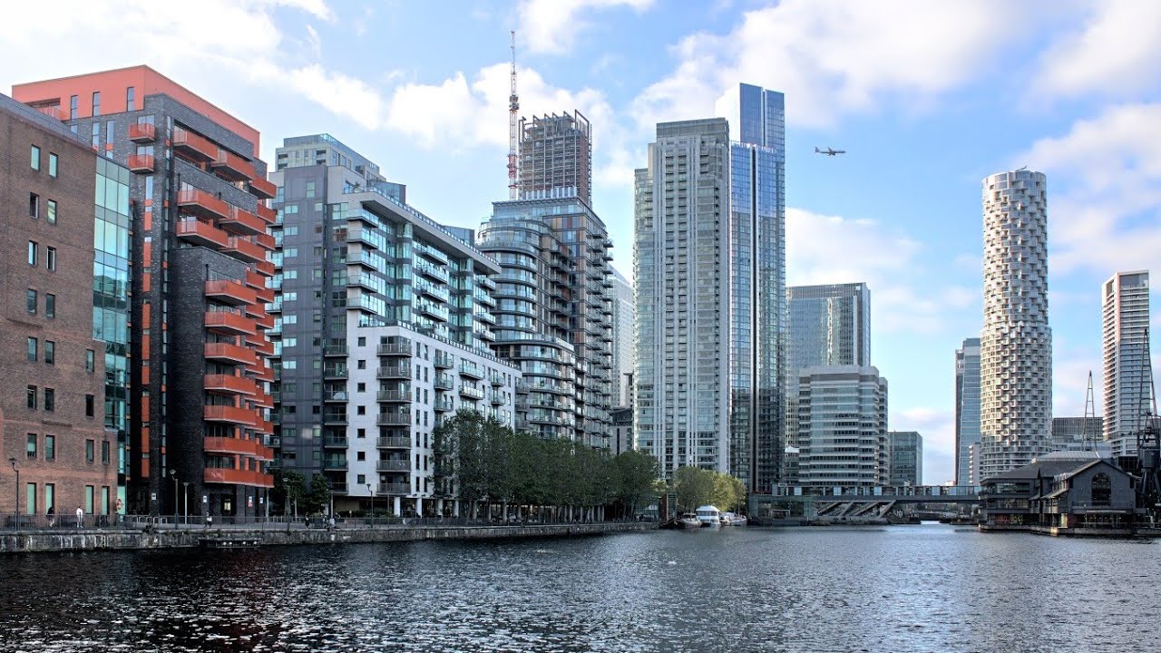 🇬🇧 Walking in LONDON - Canary Wharf tour 4K, England