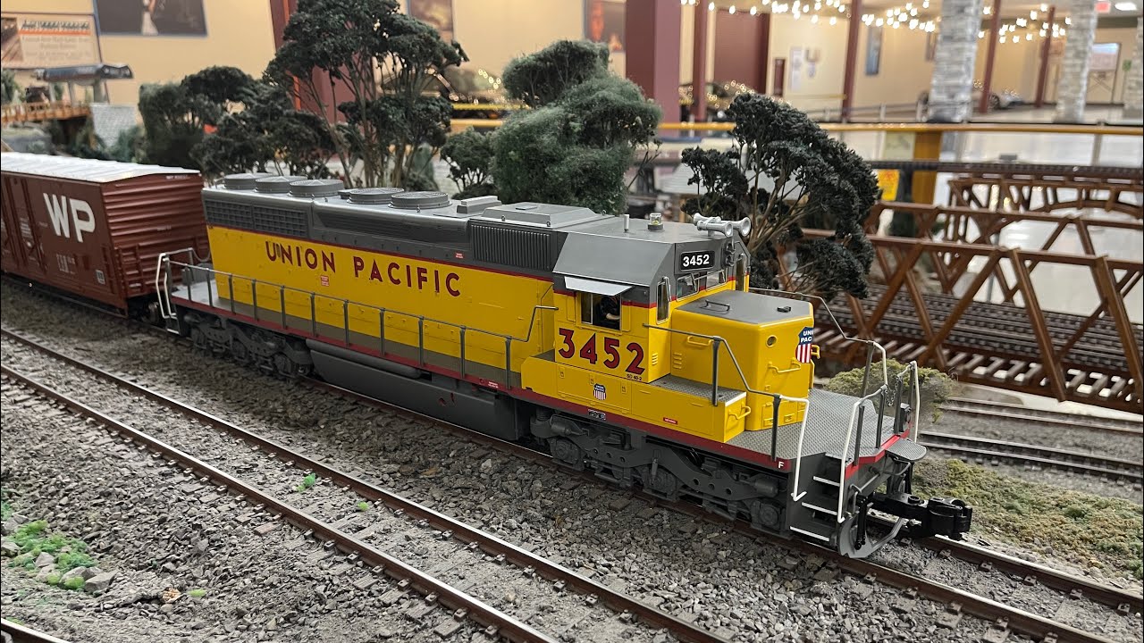 USA Trains EMD SD40-2 with Soundtraxx Blunami
