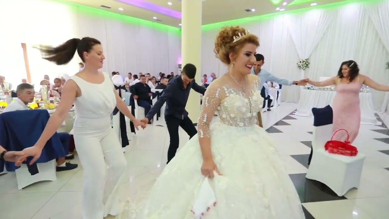 BLEDAR HOXHAJ - SHOQERIA NE VALLE KOLAZH LIVE