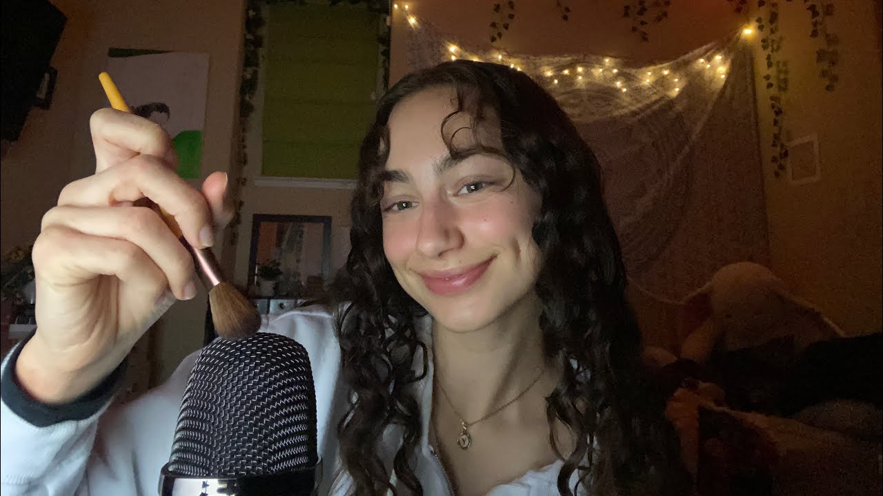 ASMR/ Mic rubbing & brushing to help you relax 🤗🧘🏼‍♀️