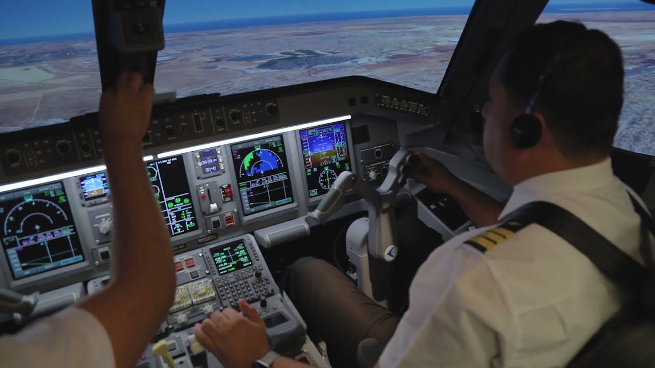 Buta Airways Embaer-190 aviasimulyatoru &mdash; pilotlar &uuml;&ccedil;&uuml;n təlim trenajor kompleksi