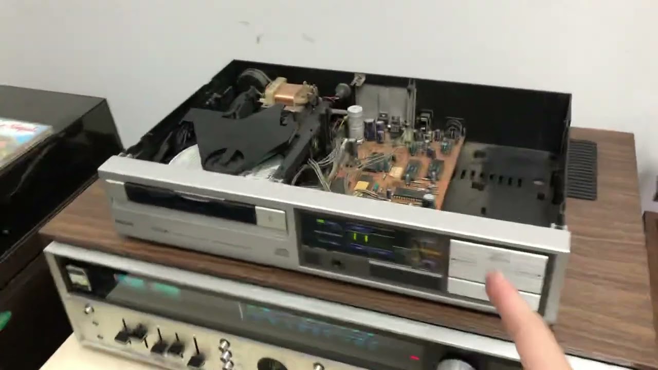 Receiver Fisher 514 Cd player Philips CD 350 Toca Discos Pioneer PL-12d
