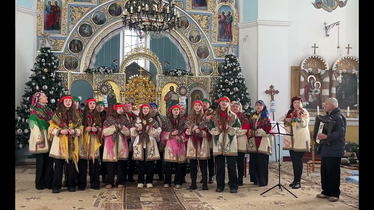 З колядою ідем✨