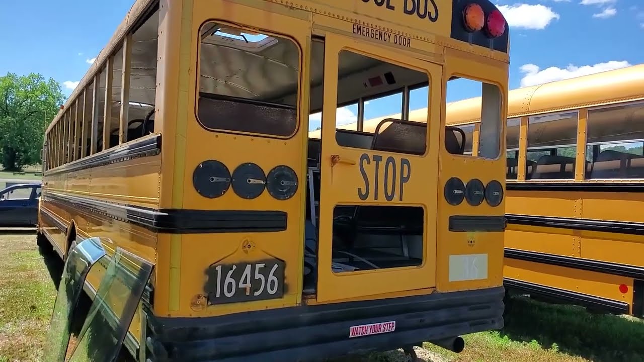 Introduction to the New #racebus44 (and the other new Lawrenceburg Speedway racing buses)