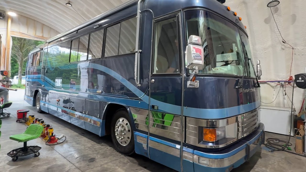 Bought with no inspection, how much will we find wrong with this rv? Gillig bus chassis