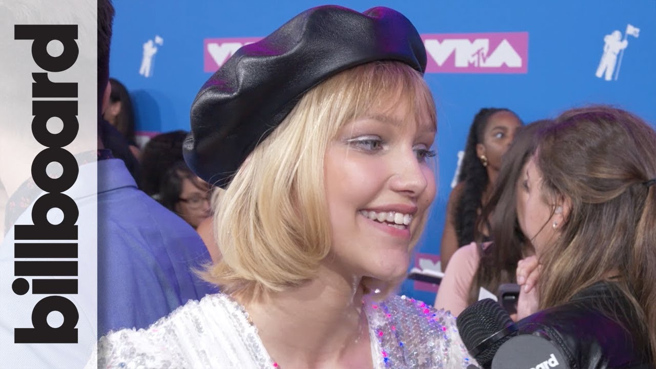 Grace VanderWaal Talks 'Stargirl,' Touring With Imagine Dragons | MTV VMAs 2018