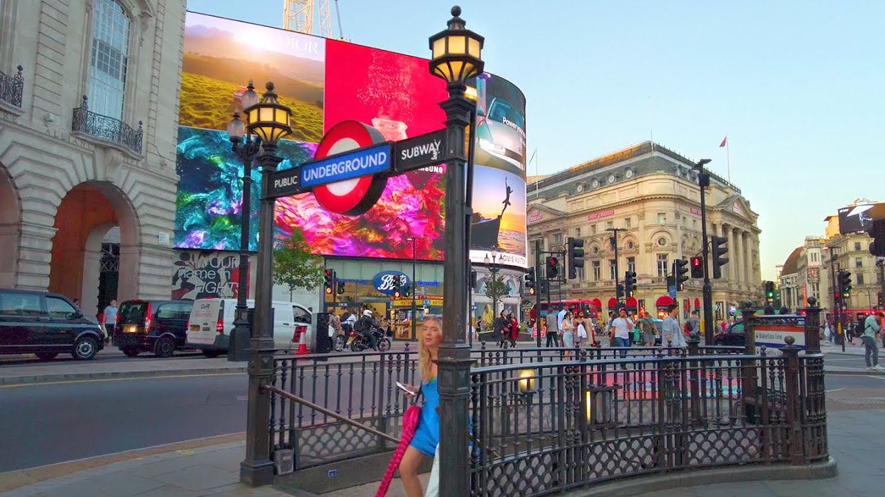 London Sunshine Walk - Paddington to Leicester Square in the West End