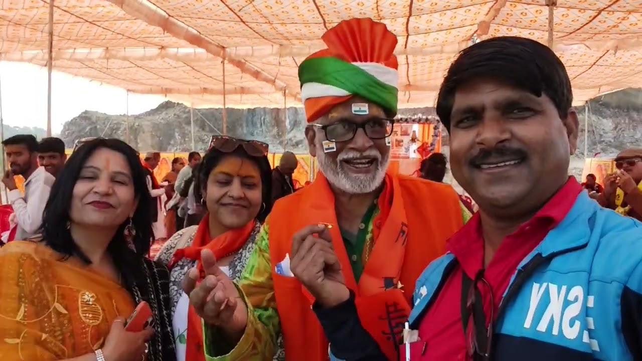 राष्ट्र तिरंगे का प्रचार दो दशकों से हर भक्ति को देश का झंडा देकर करते राष्ट्र चेतना।श्रीरतन मोहता