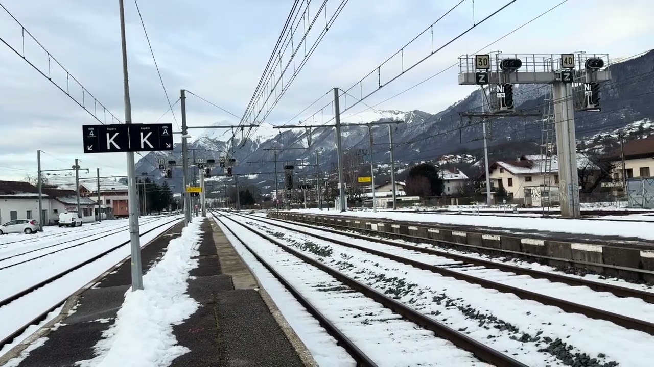 Le TER883105 va arriver en gare 🚉  ce 12 janvier 10h38 arrivant d’Aix les Bains et en direction de….