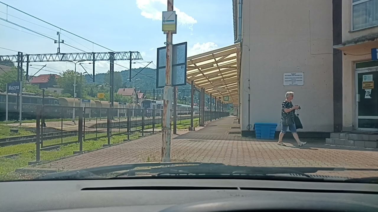 Muszyna; Rynek - Dworzec PKP... i zmiana kierunku pociągów na stacji Muszyna...