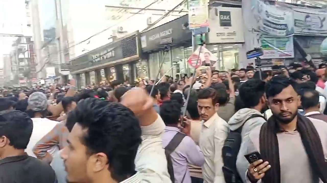 কর্মজীবী নারীদের বিষয়ে মন্তব্য ঘিরে ফেনীতে ছাত্রদল–যুবদল–স্বেচ্ছাসেবক দলের প্রতিবাদ শহরজুড়ে উত্তেজনা