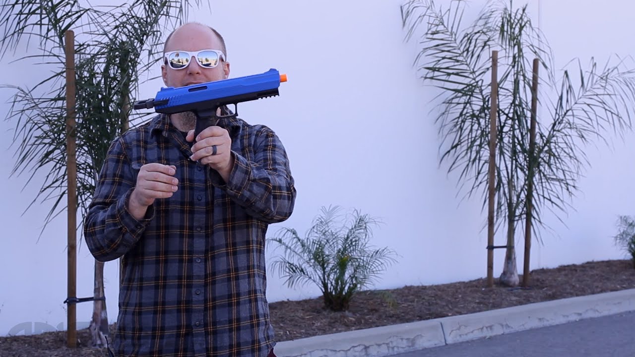 JT Splatmaster Z100 Paintball Gun - Shooting